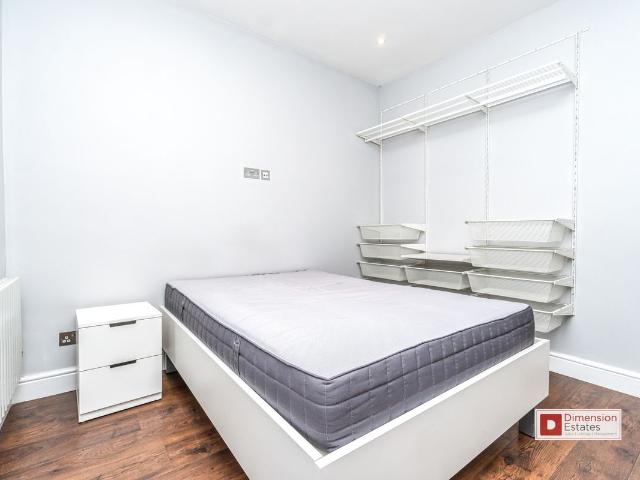 Room for rent in Mill Meads, Greater London