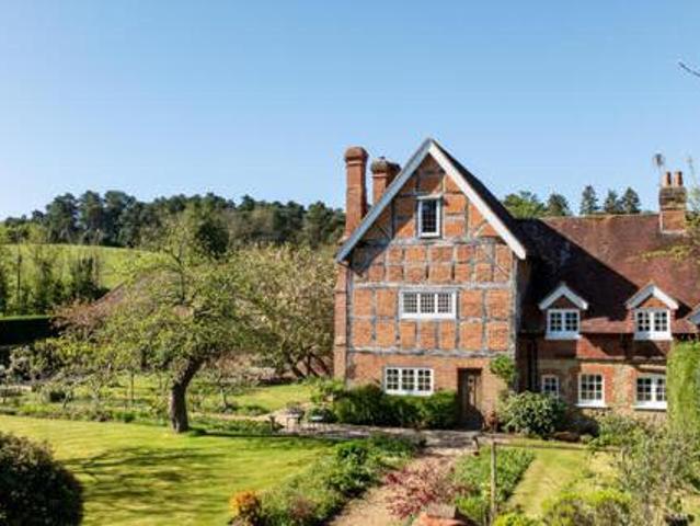 House for sale in Fole, Surrey