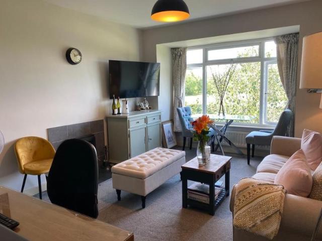 Apartment for rent in Westborough, Surrey