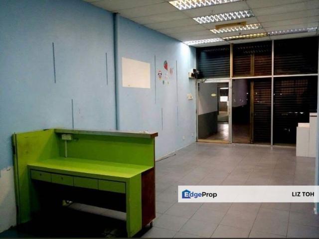 Shop for rent in Kuala Lumpur, Country Heights Damansara