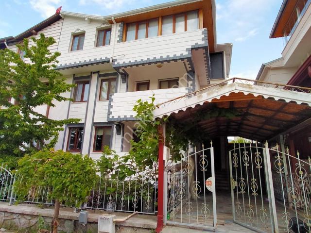 Isparta Merkez içerisinde satılık Villa