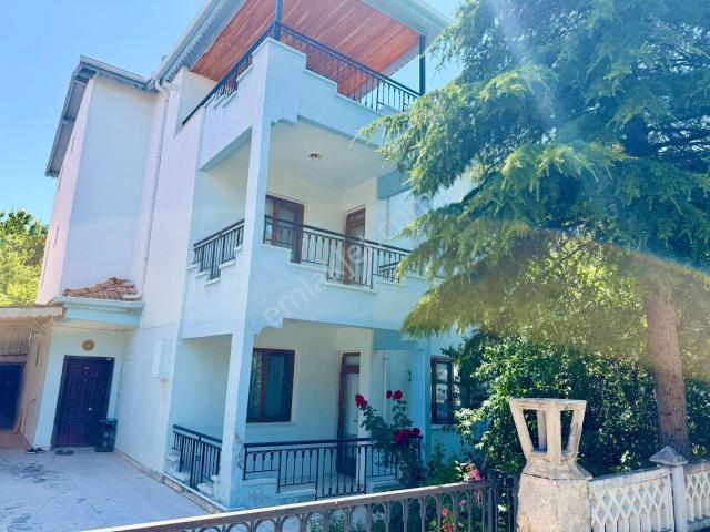 Isparta içerisinde satılık Villa