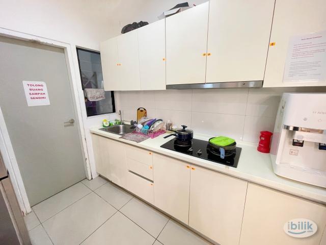 Room for rent in Petaling, Alam Impian