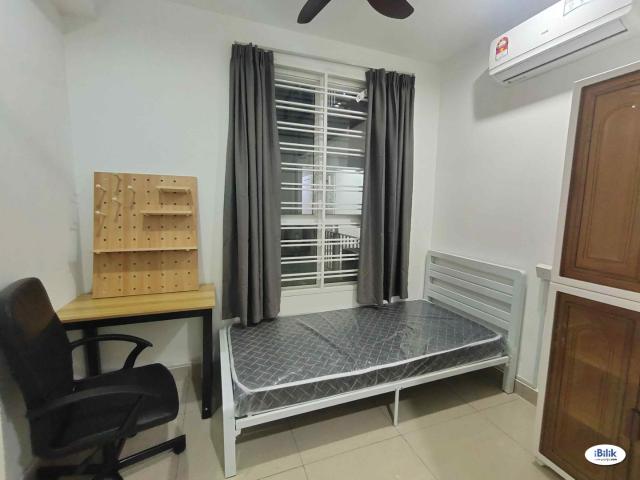 Room for rent in Petaling, Alam Impian