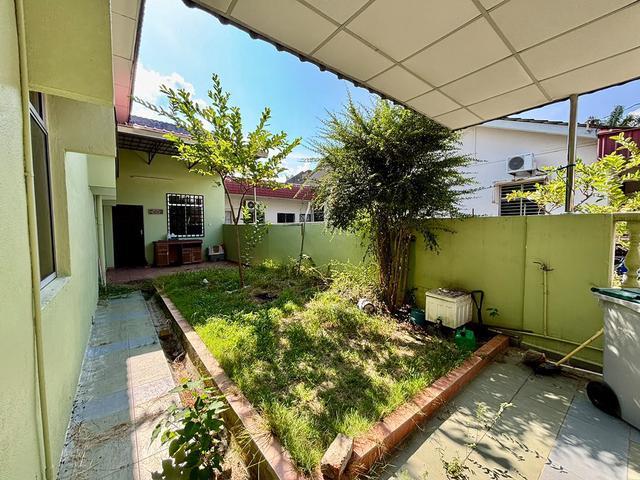 Residential House for sale in Batu Pahat, Johor