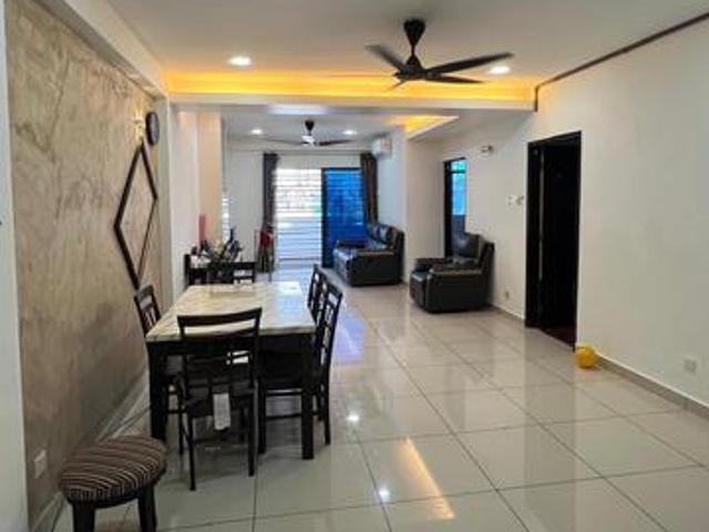 Condominium for rent in Malaka