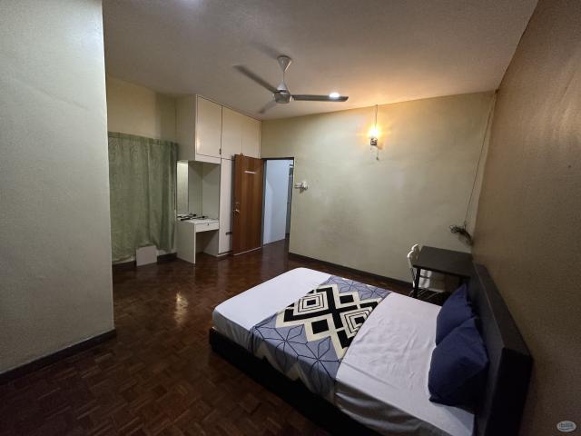 Room for rent in Petaling, Damansara Damai