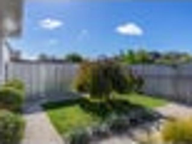 Townhouse for rent in Blenheim Central, Marlborough