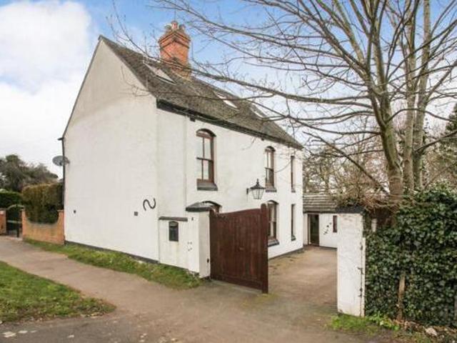 House for sale in Gun Hill, Warwickshire