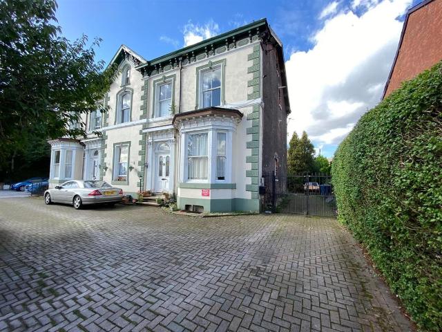 Apartment for rent in Whalley Range, Manchester