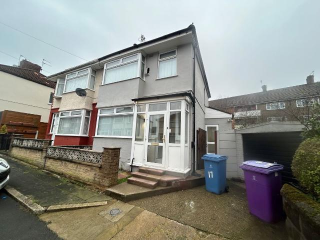 Apartment for rent in Oak Hill Park, Calderstones