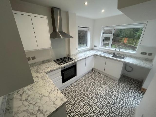 Apartment for rent in Oak Hill Park, Calderstones