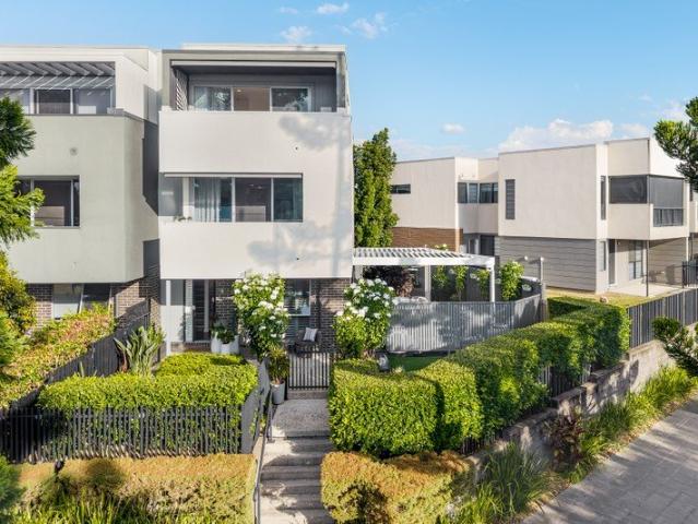 Townhouse for sale in Toombul, Queensland