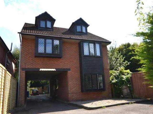 House for sale in Fole, Surrey