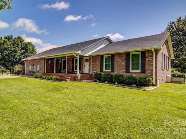 House for sale in Wingate