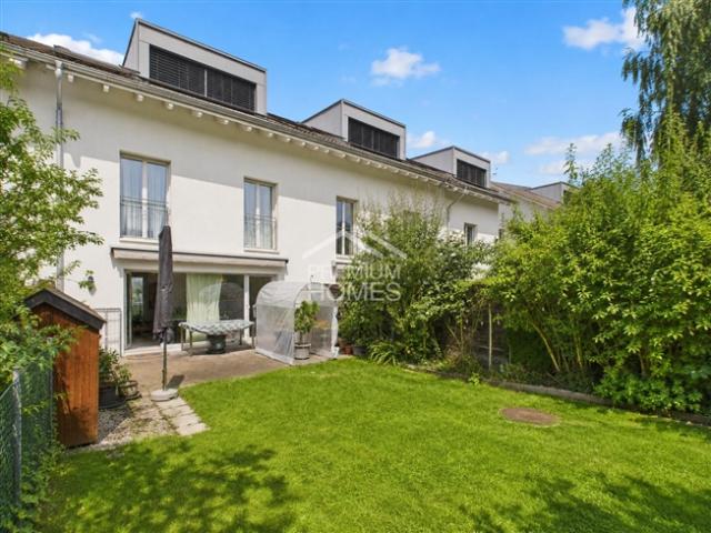 Reihenfamilienhaus kaufen in Kloten, Zürich