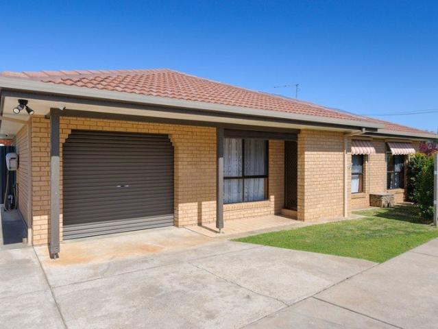 Townhouse for sale in West Wodonga, Victoria