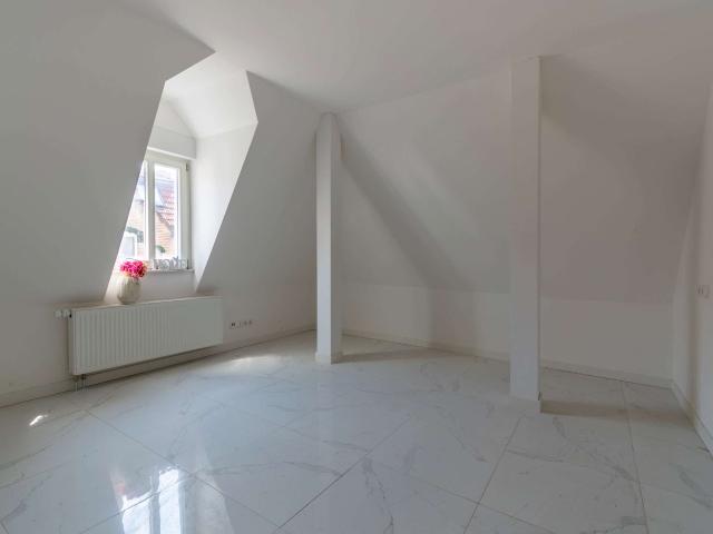 Dachgeschosswohnung mieten in Stuttgart, Heslach
