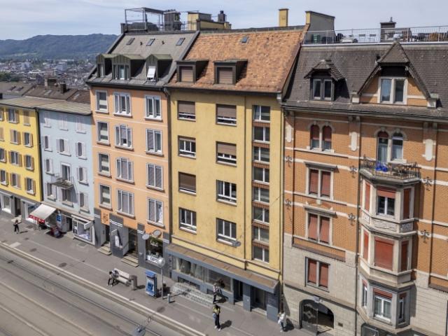 Haus kaufen in Einigen, Zürich