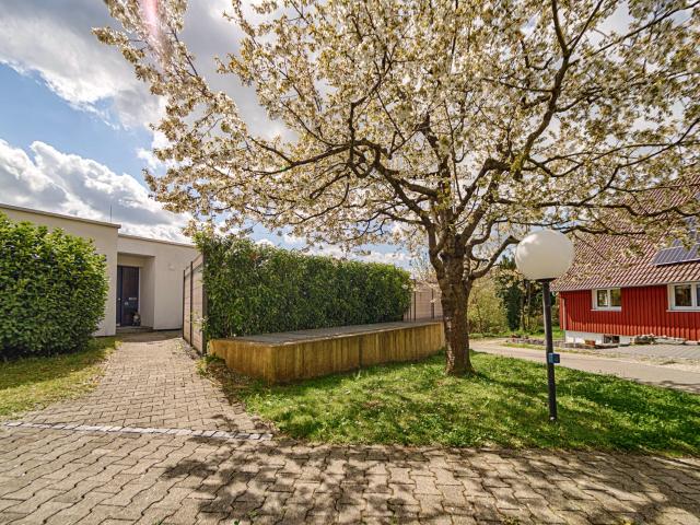 Bungalow kaufen in Eningen, Baden-Württemberg
