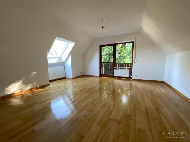 Dachgeschosswohnung kaufen in Nördlingen, Bayern