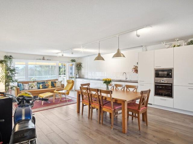 Wohnung kaufen in Einigen, Zürich