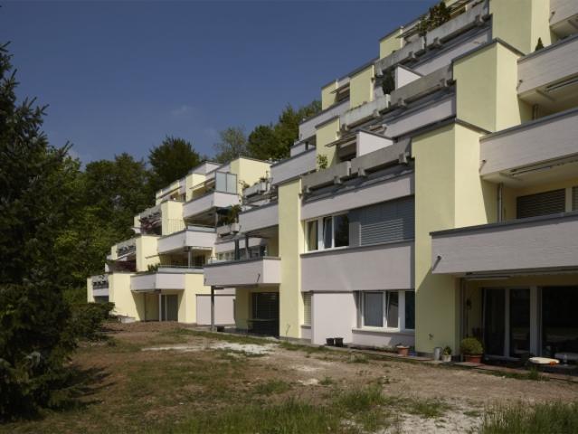 Etagenwohnung mieten in Uitikon
