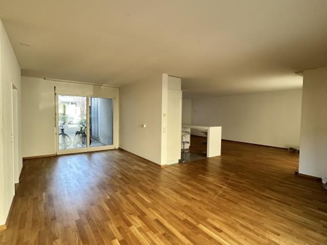 Loft mieten in Einigen, Zürich