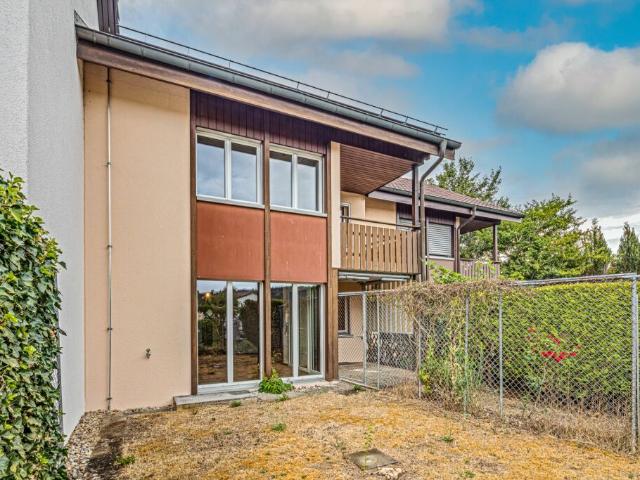 Reihenfamilienhaus kaufen in Neunkirch, Bezirk Oberklettgau