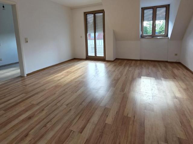 Dachgeschosswohnung kaufen in Oberhausen, Augsburg