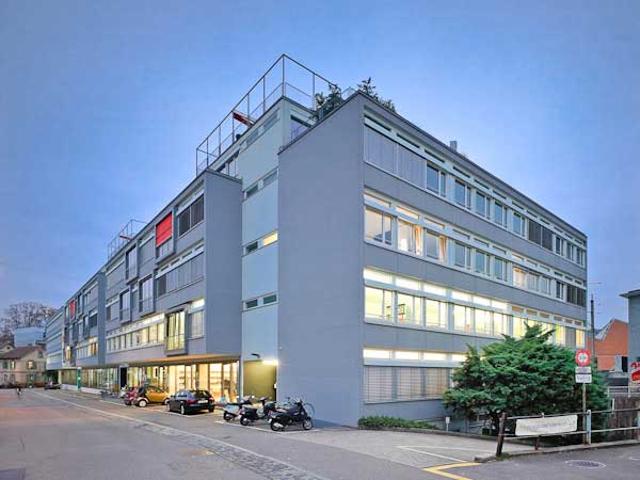 Attikawohnung mieten in Einigen, Zürich