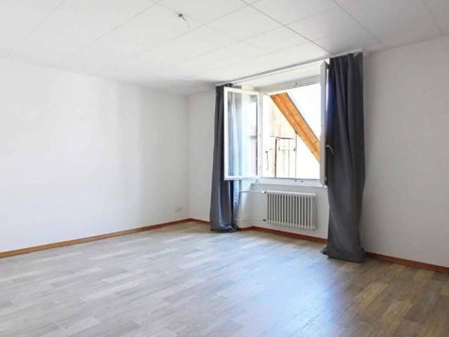 Haus kaufen in Crassier, Waadt