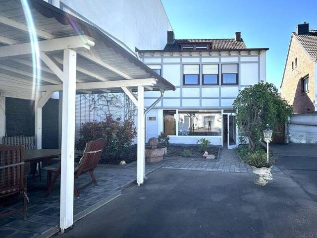 Haus kaufen in Gürzenich, Düren