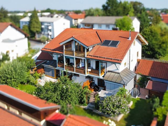 Dachgeschosswohnung kaufen in Kolbermoor, Bayern