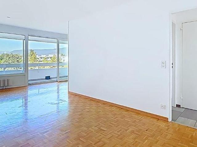 Wohnung kaufen in Gland, Waadt
