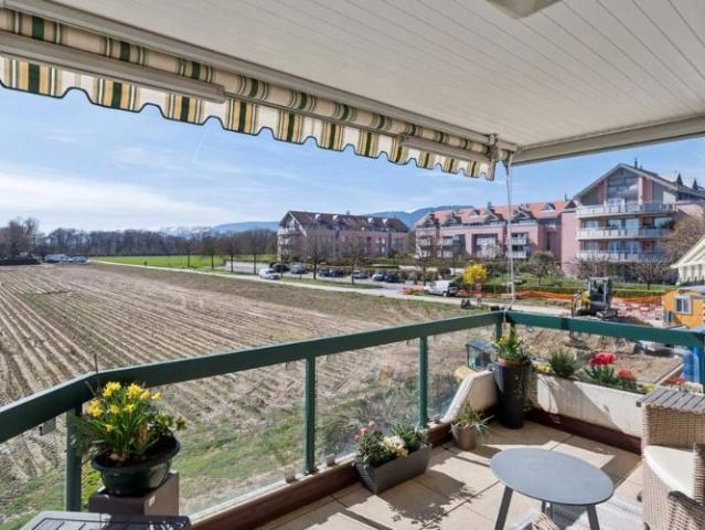 Wohnung kaufen in Gland, Waadt