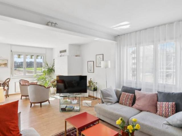 Wohnung kaufen in Gland, Waadt