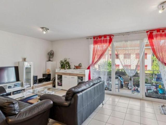 Wohnung kaufen in Gland, Waadt