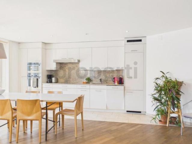 Wohnung kaufen in Einigen, Zürich