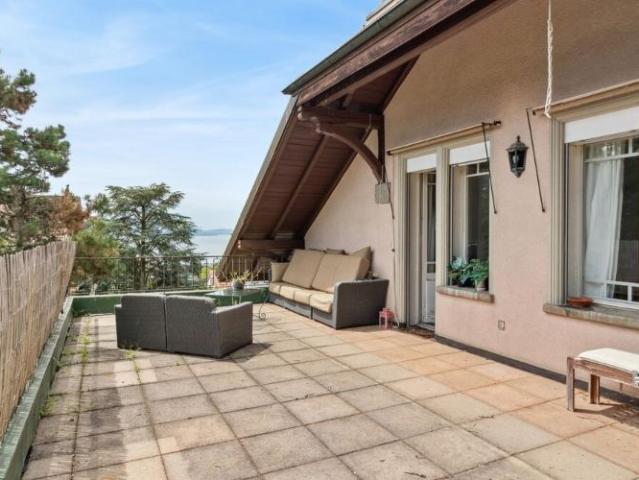 Wohnung kaufen in Pully, Waadt