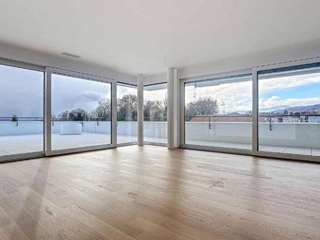 Wohnung kaufen in Rolle, Waadt