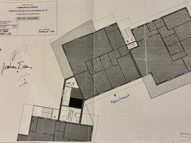 Wohnung kaufen in Perroy, Waadt