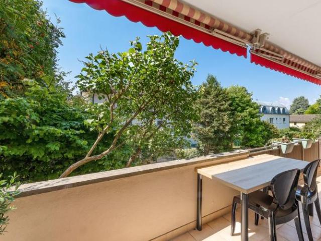 Wohnung kaufen in Pully, Waadt