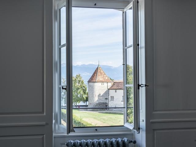 Wohnung kaufen in Rolle, Waadt