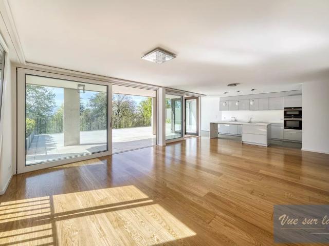 Wohnung kaufen in Pully, Waadt