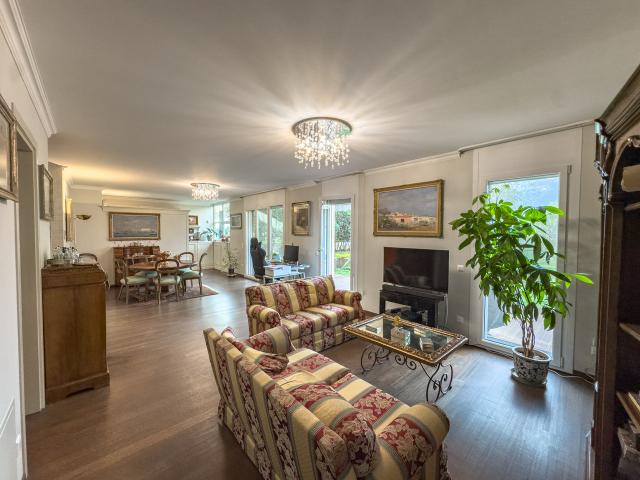 Wohnung kaufen in Bissone, Tessin