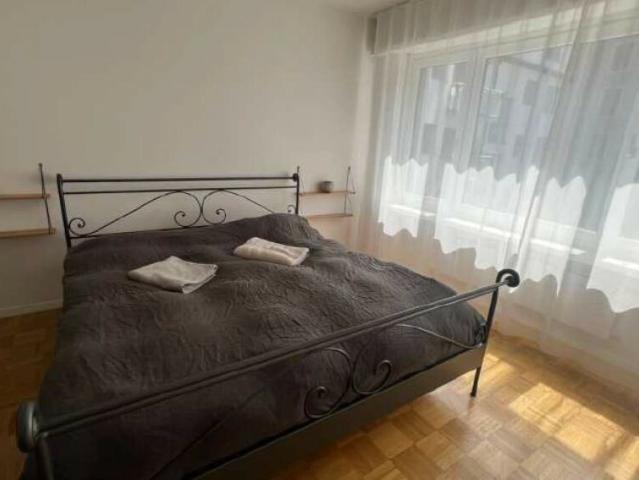 Wohnung mieten in Einigen, Zürich