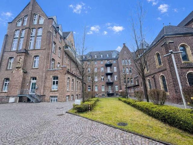 Wohnung kaufen in Warth, Hennef