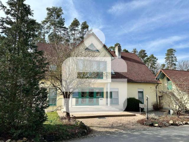 Wohnung kaufen in Heßdorf, Bayern