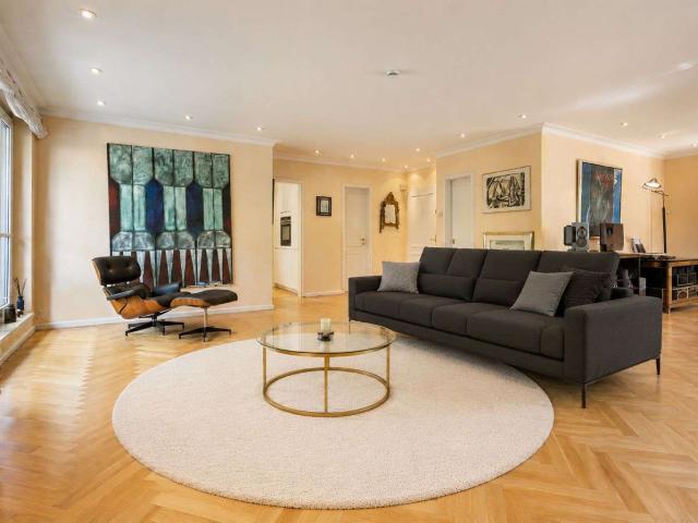 Wohnung kaufen in Hahnwald, Köln
